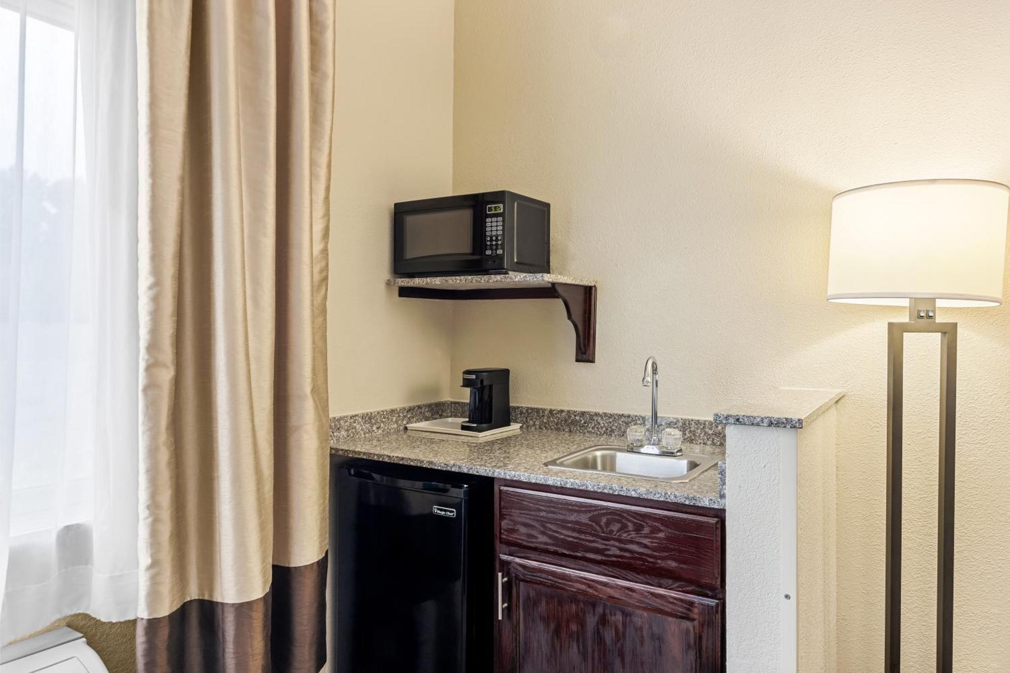 Hotel Comfort & Pueblo