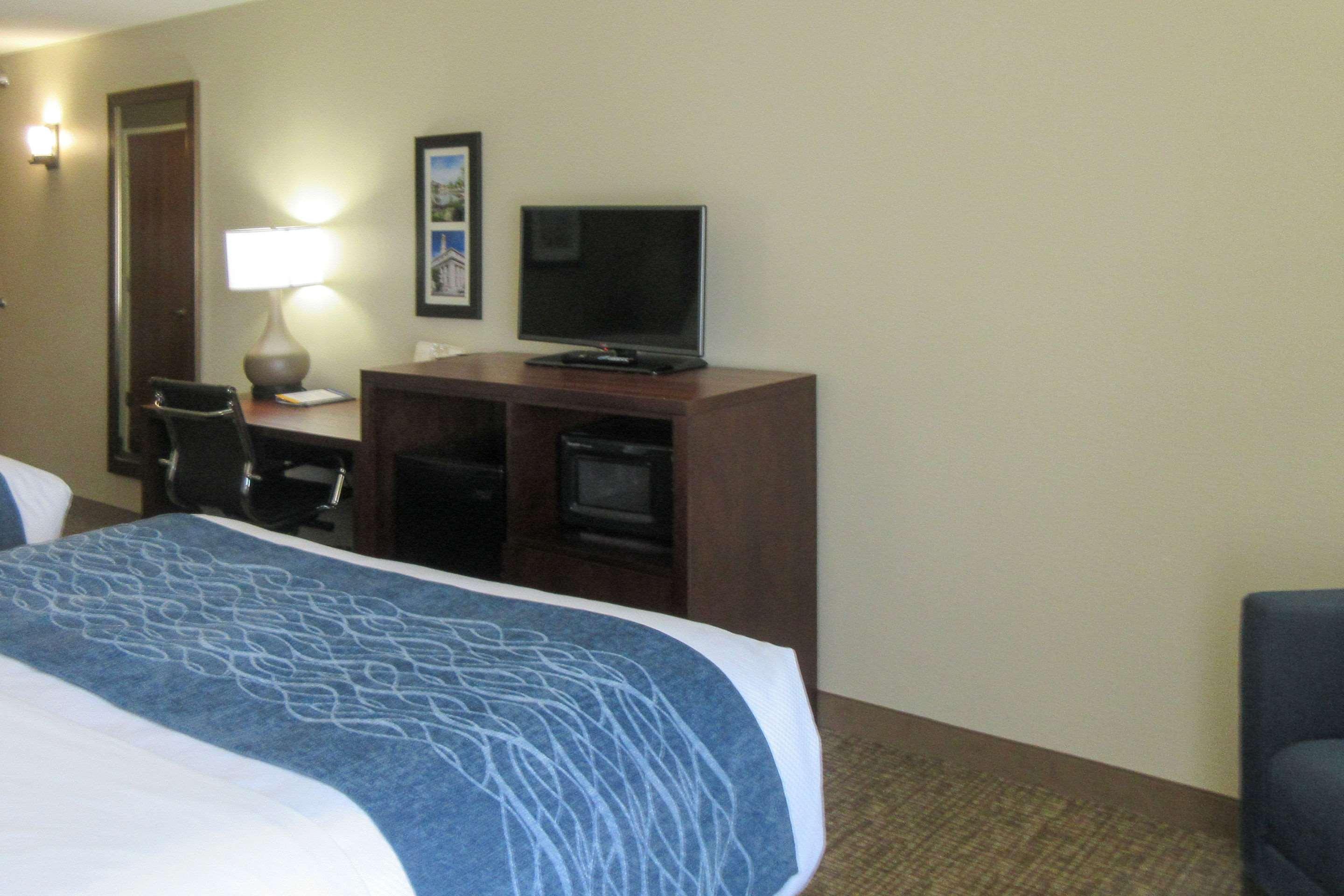 Comfort Inn&suites 3* Pueblo
